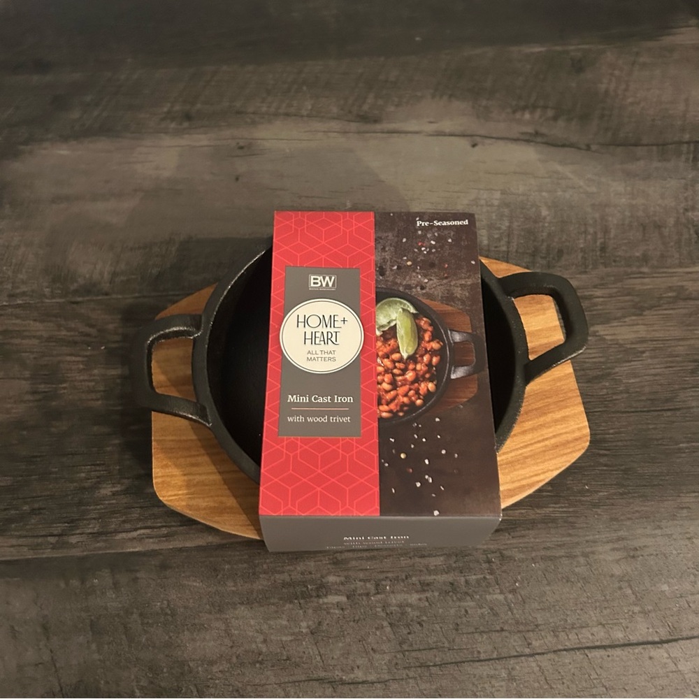 BW Home + Heart Mini Cast Iron Skillet with Wood Trivet Pre-seasoned - Picture 3 of 4